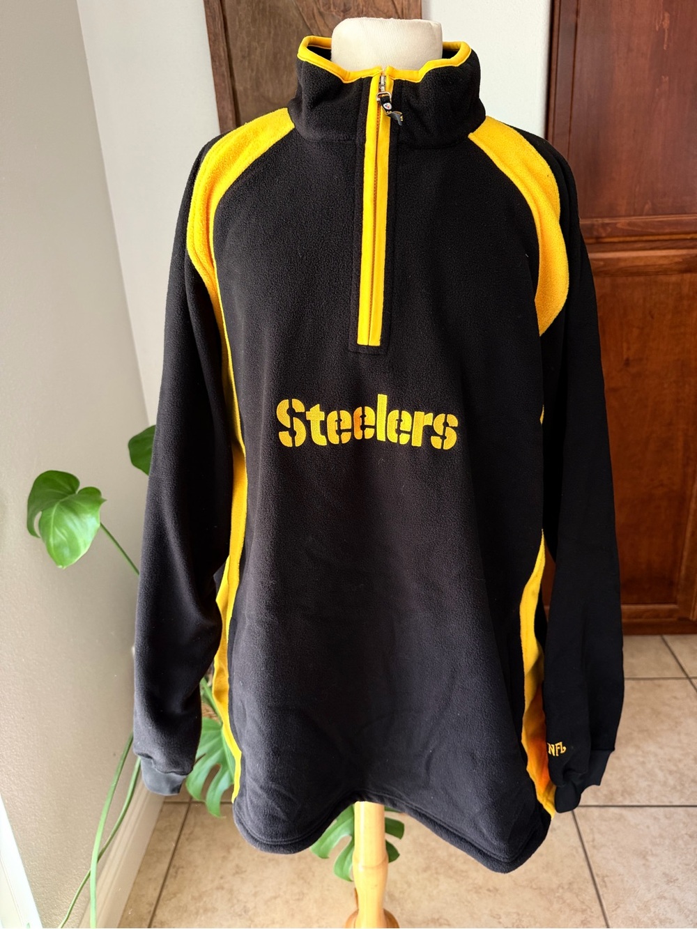 Pittsburgh Steelers NFL Quarter Zip Fleece Pullover XL NWT